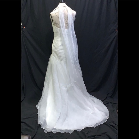 Galina Ivory halter wedding dress NWT - Picture 5 of 8